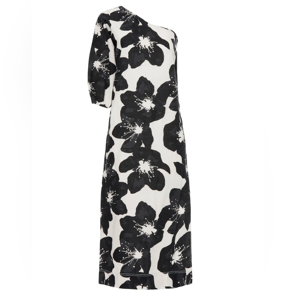 Something Navy
Floral One Shoulder Dress